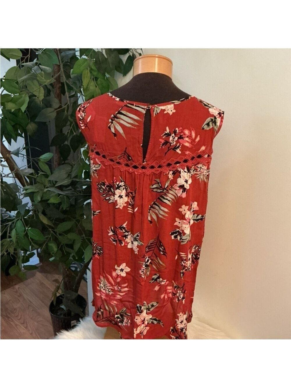 Women’s Maurices Sleeveless Tank Top with crochet details XXL NWT - Picture 3 of 15
